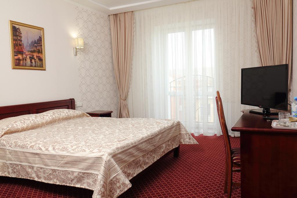 Hotel Aristokrat 波尔塔瓦 客房 照片